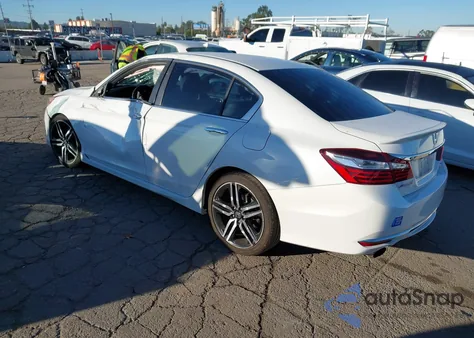 2017 Honda Accord Sport Se z USA, uszkodzony, nr VIN 1HGCR2F15HA088744
